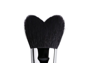 Heart Shape Powder Makeup Brush with Nature Wood Handle and Cruelty Free XGF Goat Hair