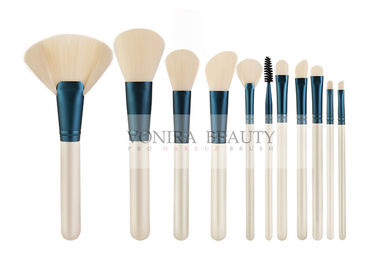 Non Irritating Synthetic Blush Brush With Natural Wood Handle