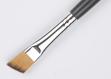 Unique Designed Medium Size Angled Concealer Brush With Black Wood Handle