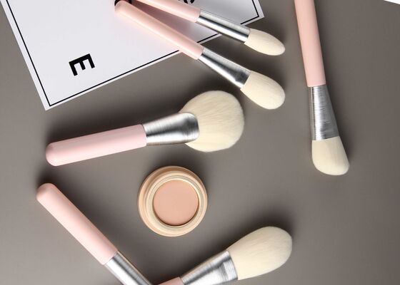 Vonira Beauty Luxury Fan Brush with Vegan Cruelty Free Taklon Synthetic Hair and Recyclable Birch Wooden Handle - Handcrafted Powder Bronzer Brush