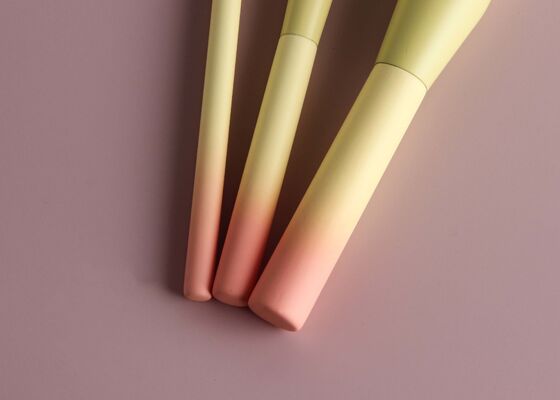 Vonira Beauty Luxury Precision Highlighter Brush With Gradient Color Wooden Handles