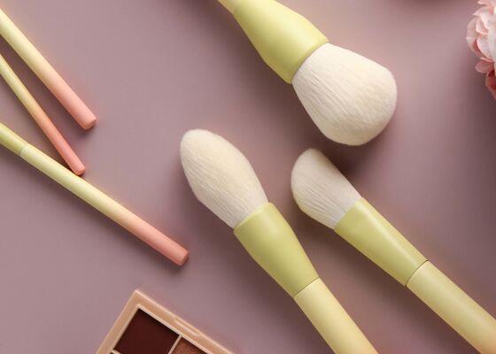 Vonira Beauty Luxury Precision Highlighter Brush With Gradient Color Wooden Handles