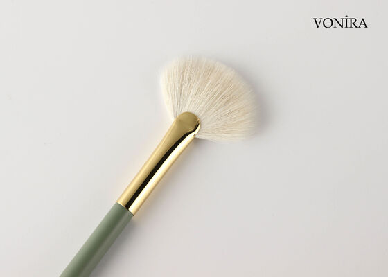 Vonira Custom Wholesales Natural White Goat Hair Fan Highlighter Brush with Private Label Service