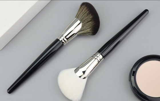 Custom Private Label Face Contour Powder Makeup Brushes Soft Synthetic Hair With Wood Handle