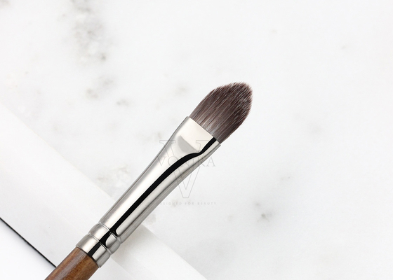 Handcrafted Firm Pointed Sharp Thin Edge Concealer Brush With Custom Logo